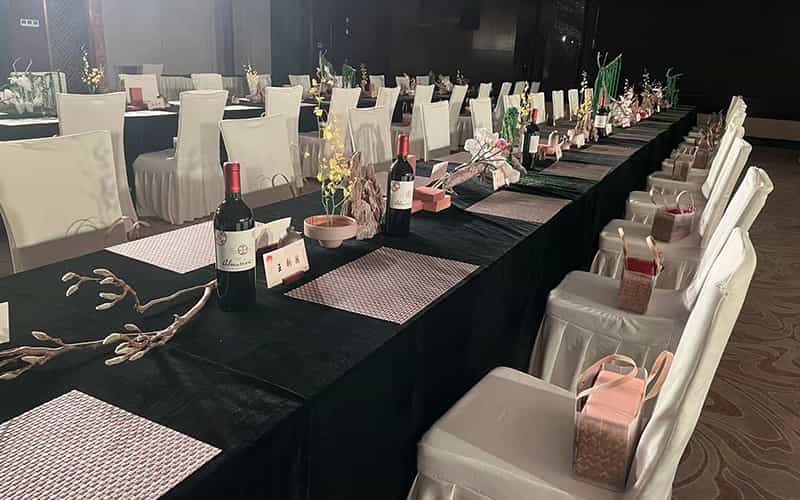 廣告物料制作會(huì)場布景舞臺(tái)搭建展位搭建舞臺(tái)燈光設(shè)備演藝音響高清LED屏