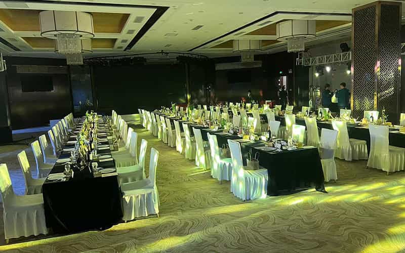 廣告物料制作會(huì)場布景舞臺(tái)搭建展位搭建舞臺(tái)燈光設(shè)備演藝音響高清LED屏