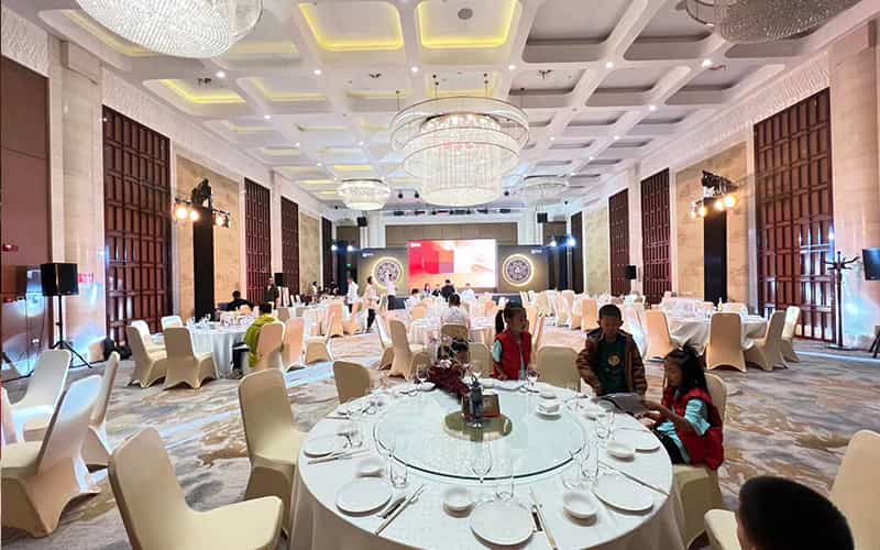 廣告物料制作會場布景舞臺搭建展位搭建舞臺燈光設(shè)備演藝音響高清LED屏